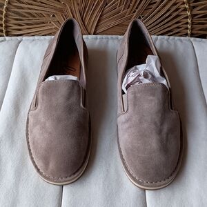 Zodiac Urban Outfitters Women's Suede Loafers in Brown_11